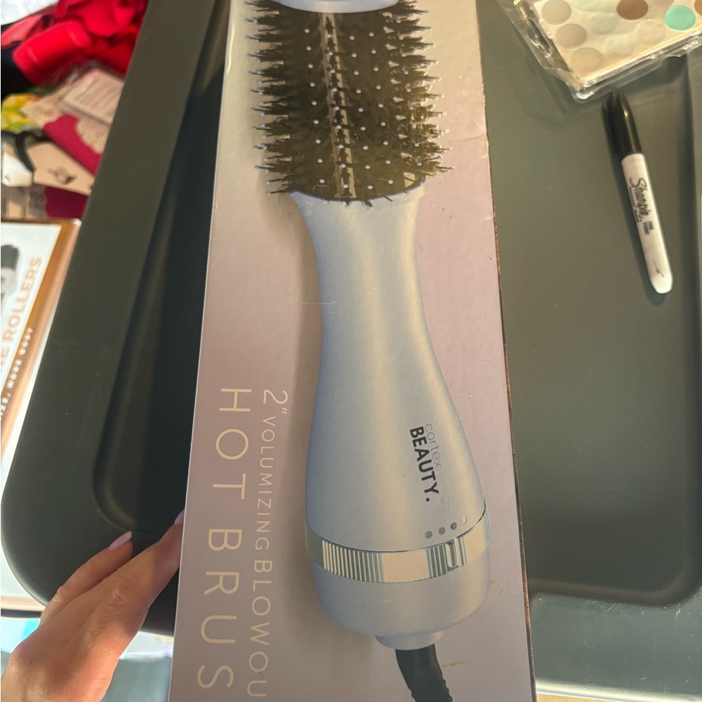 Conair White Volumizing Blowout Hot Brush
